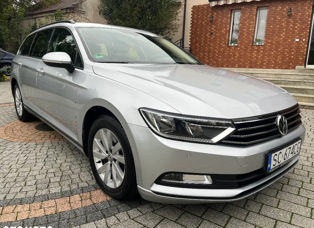 Volkswagen Passat cena 71900 przebieg: 124737, rok produkcji 2020 z Częstochowa małe 596